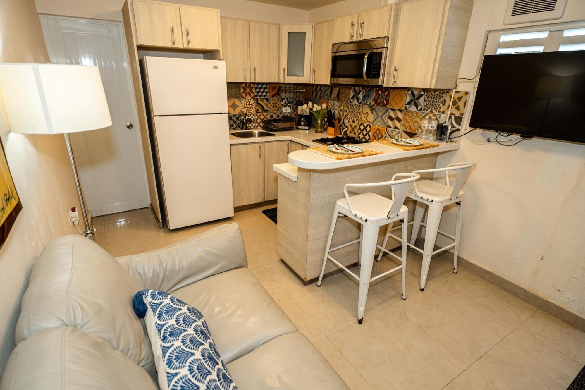 Compact Haven With Private Entrance And Free Parking And Laundry Lägenhet Ponce Exteriör bild